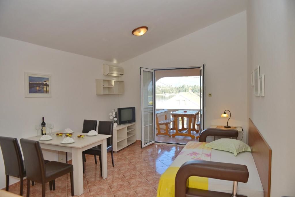 Апартаменты Apartments and Studios Jokić Тиват