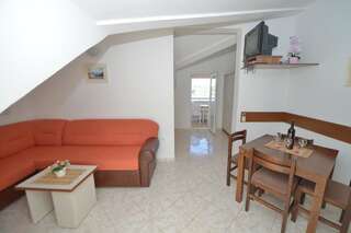 Апартаменты Apartments and Studios Jokić Тиват Апартаменты-студио с балконом и видом на море-8