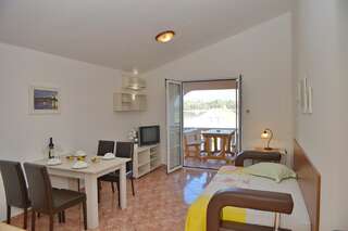 Апартаменты Apartments and Studios Jokić Тиват Апартаменты с 1 спальней и балконом с видом на море-3